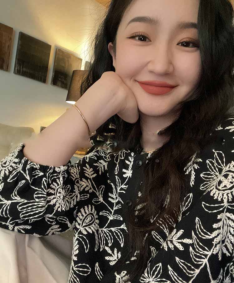 Women's Retro Thin Embroidered Shirt Top